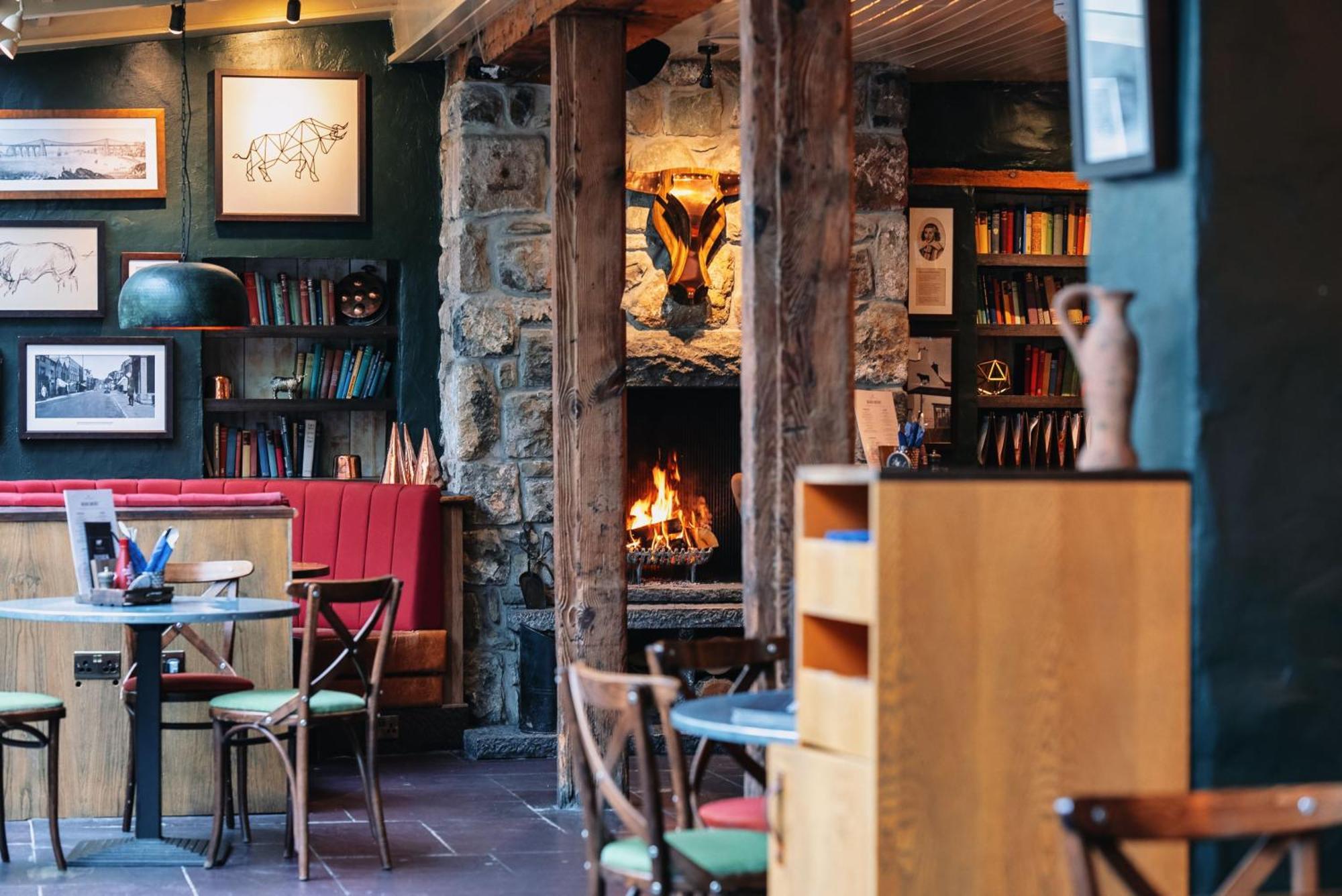 The Bull And Townhouse, Beaumaris- The Inn Collection Group Zewnętrze zdjęcie